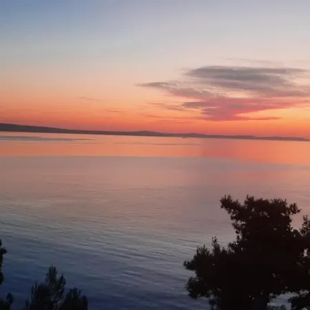 Апартаменты Sunrise Vid Дуги-Рат