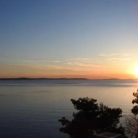 Апартаменты Sunrise Vid Дуги-Рат